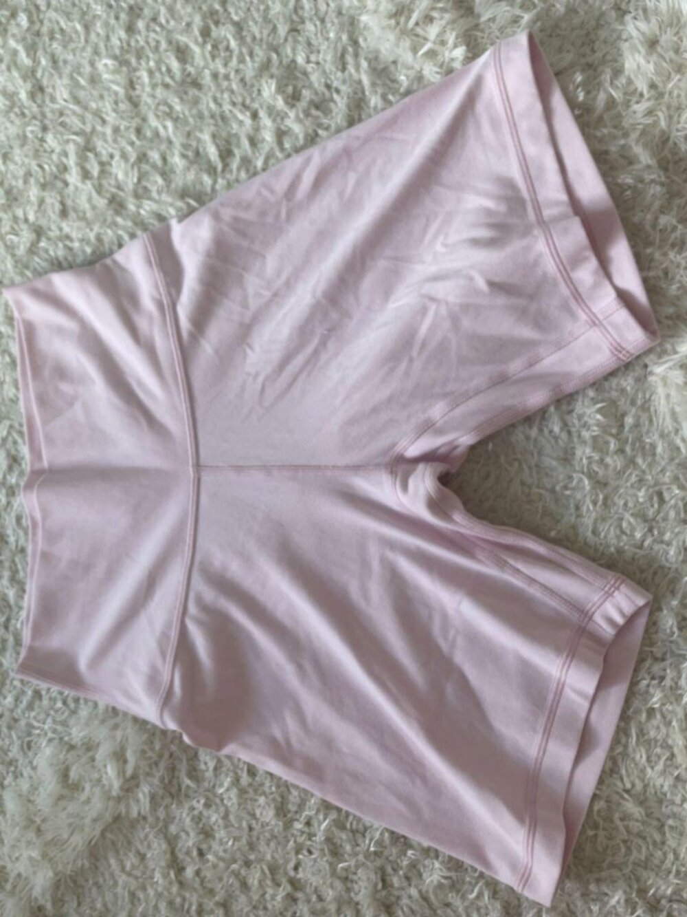 Aritzia golden 7" biker shorts perfectly new condition